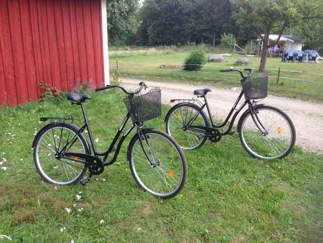 Cyklar att hyra vid stugan i Småland – perfekta för utflykter i naturen nära Åsnens Nationalpark.